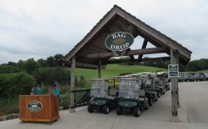 Hawks View Golf Course Bag Drop